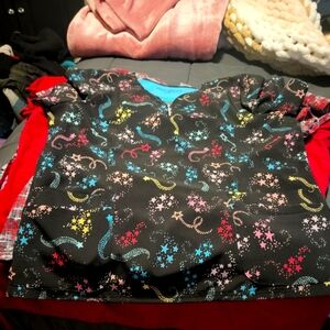 Never worn XL scrub top